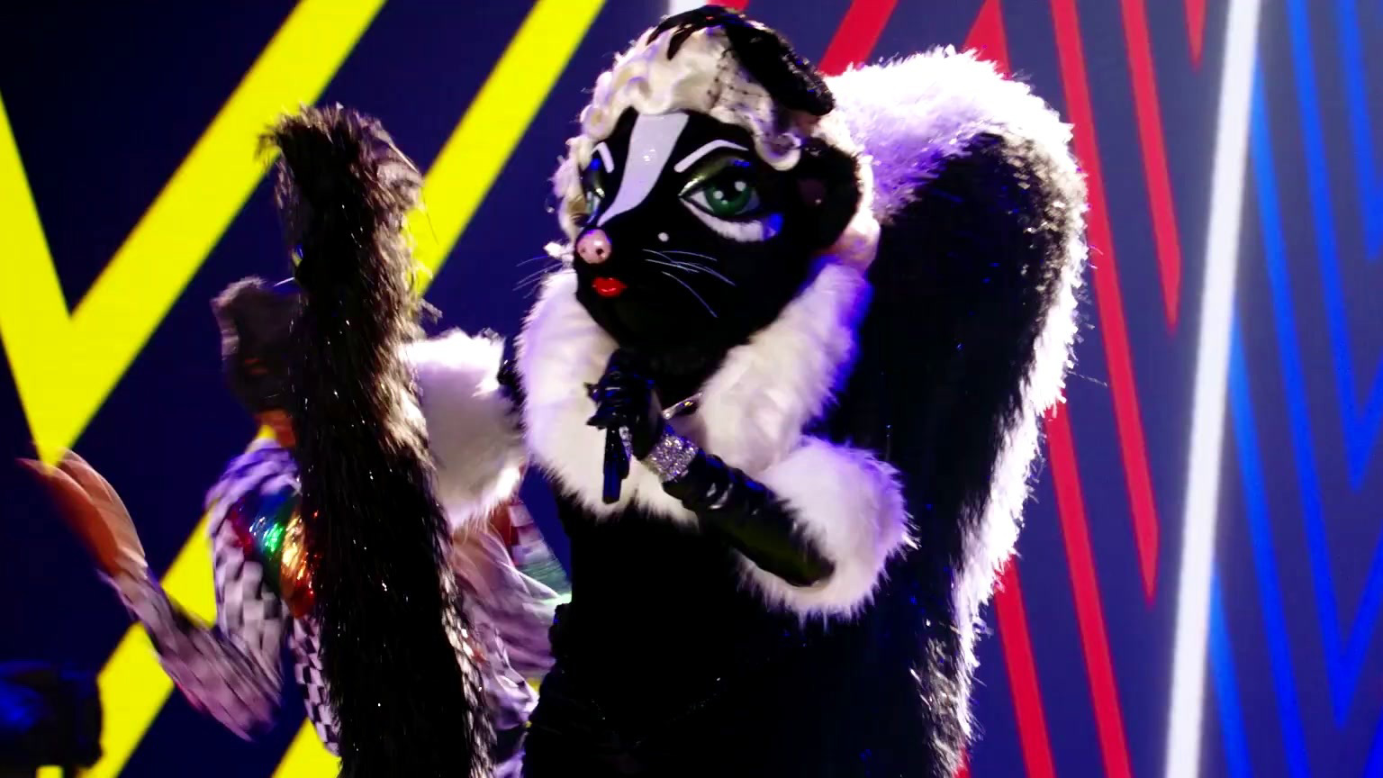 The Masked Singer: Skunk Performs Square Biz