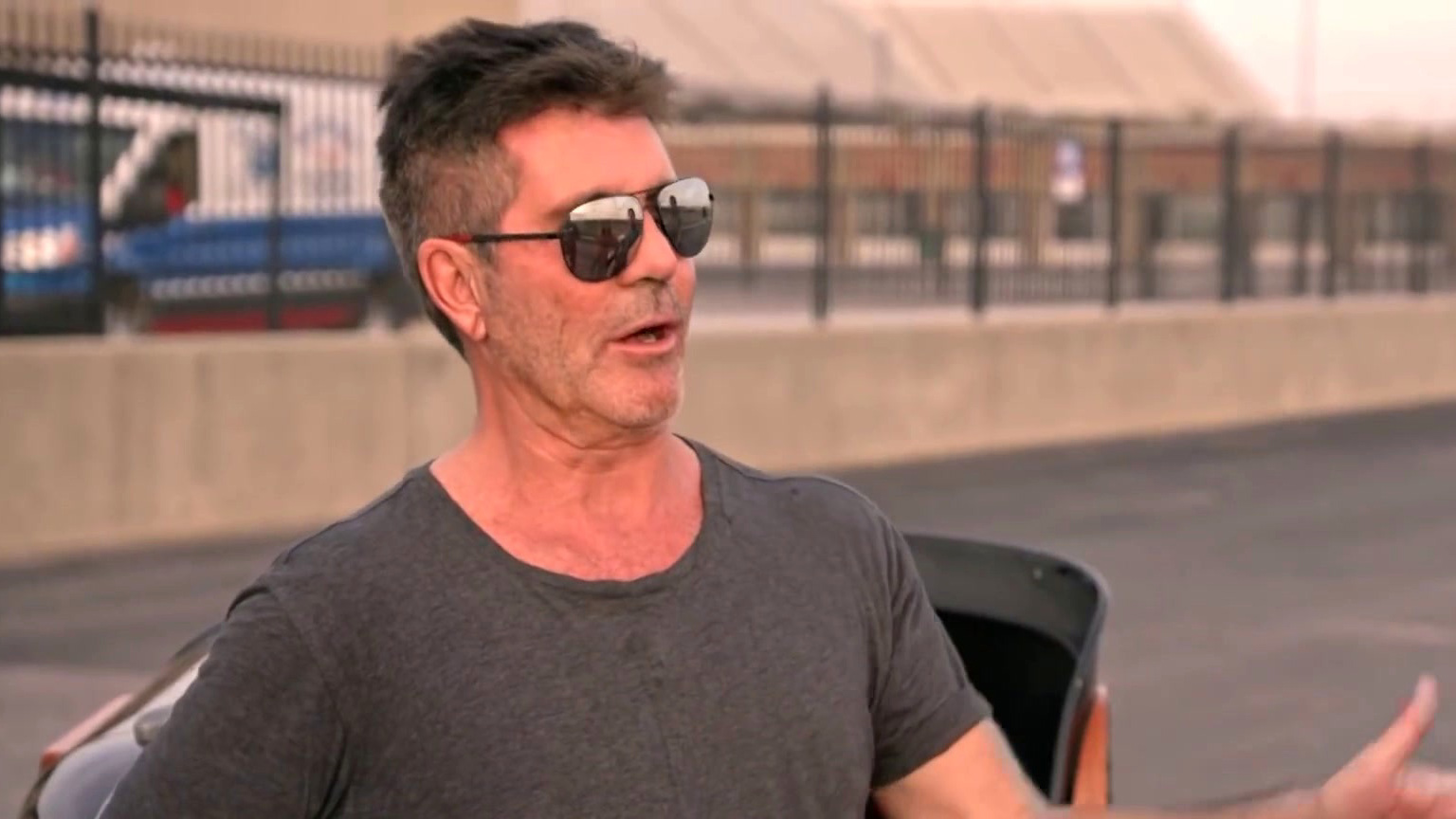 America's Got Talent: Extreme: Simon Cowell Drives A Bathtub