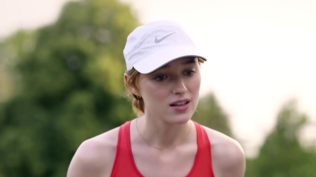 Ten Percent: Phoebe Dynevor Isn't Happy When A Talent Agent Stalks Her In The Park (Uk)