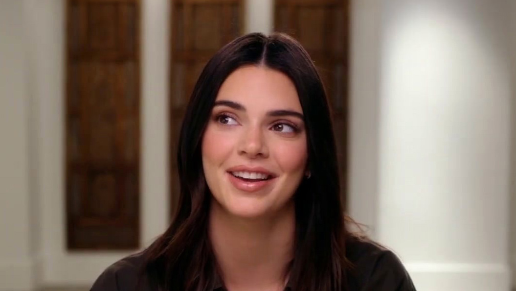 The Kardashians: Family Meeting - TV Guide