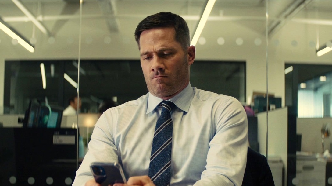 Bros: Aaron And Bobby Flirt Over Text
