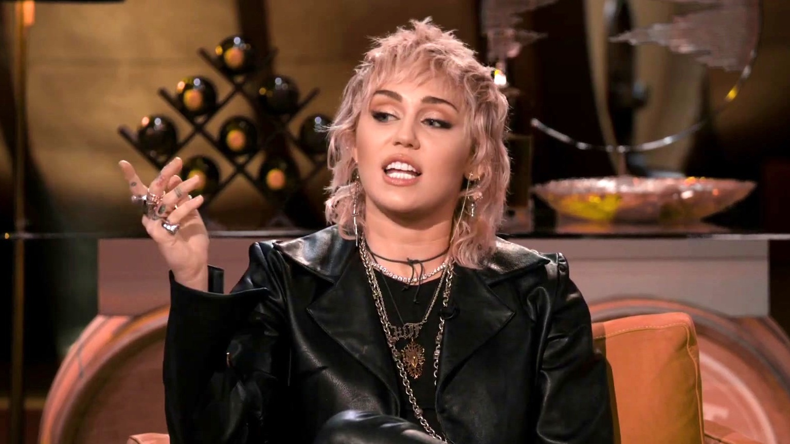 Hart To Heart: Miley Cyrus & Kevin Hart On How To Give Good Advice
