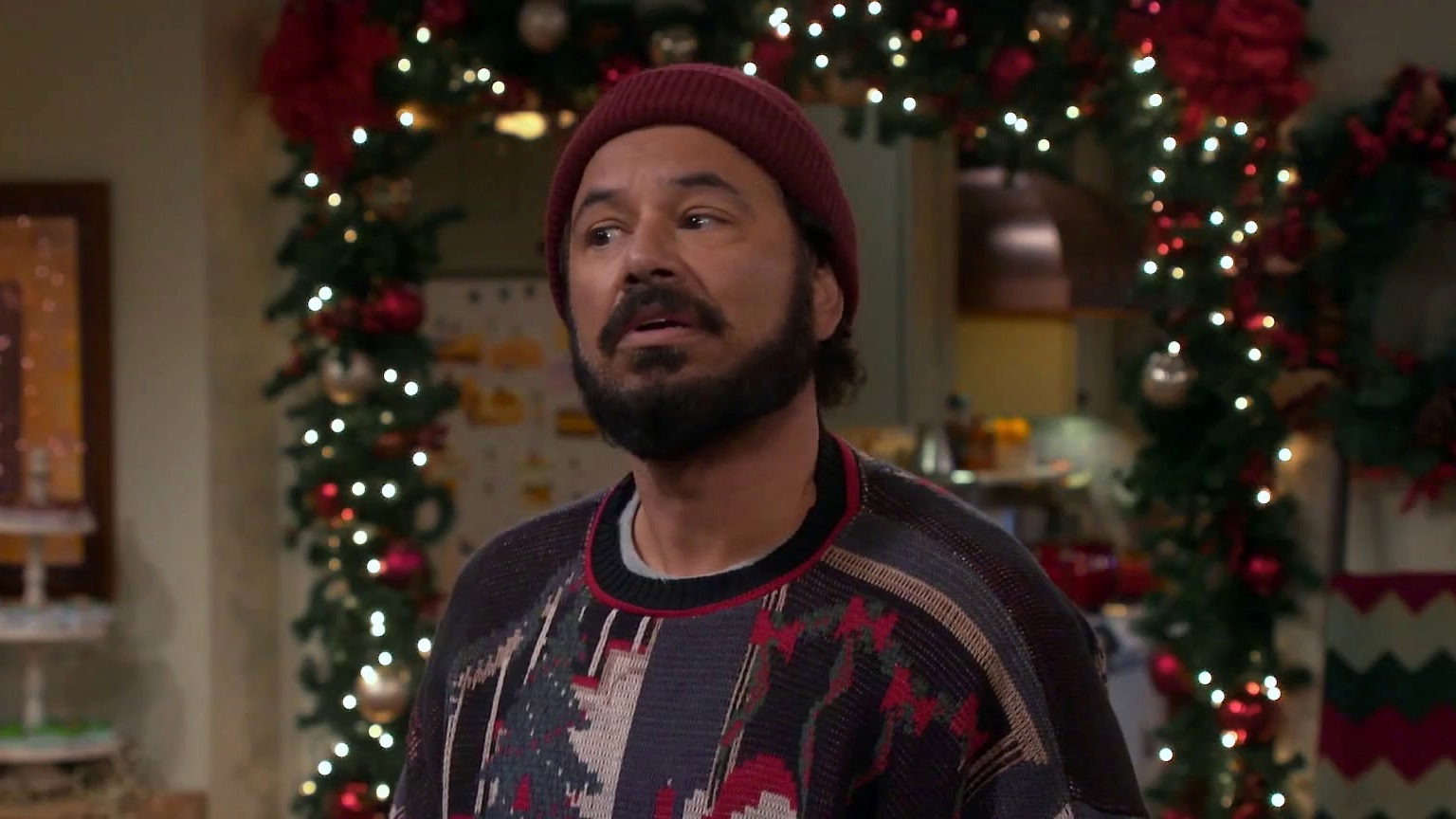 Lopez Vs. Lopez: Lopez Vs. Christmas