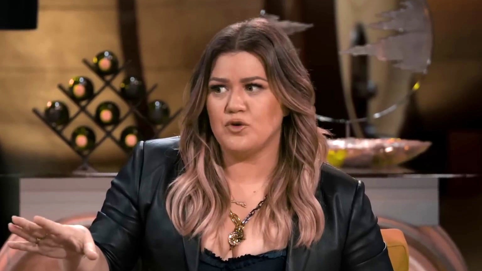 Hart To Heart: Kevin Hart Did What? And Kelly Can Relate