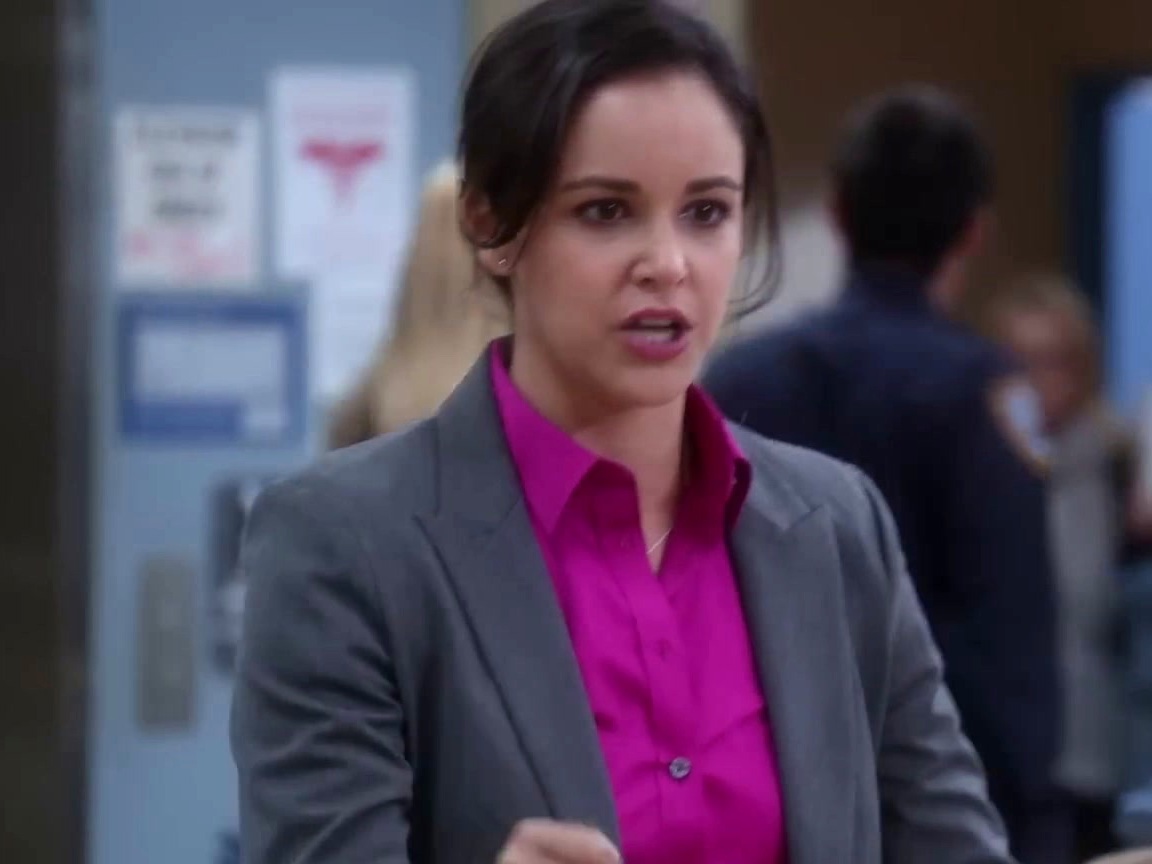 Brooklyn Nine-Nine: Jake Wins A Bet And Plans A Terrible Date With Amy