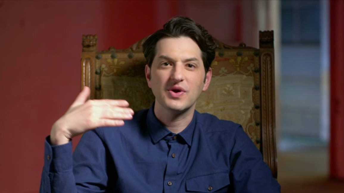 Renfield: Batsht Crazy (Featurette)