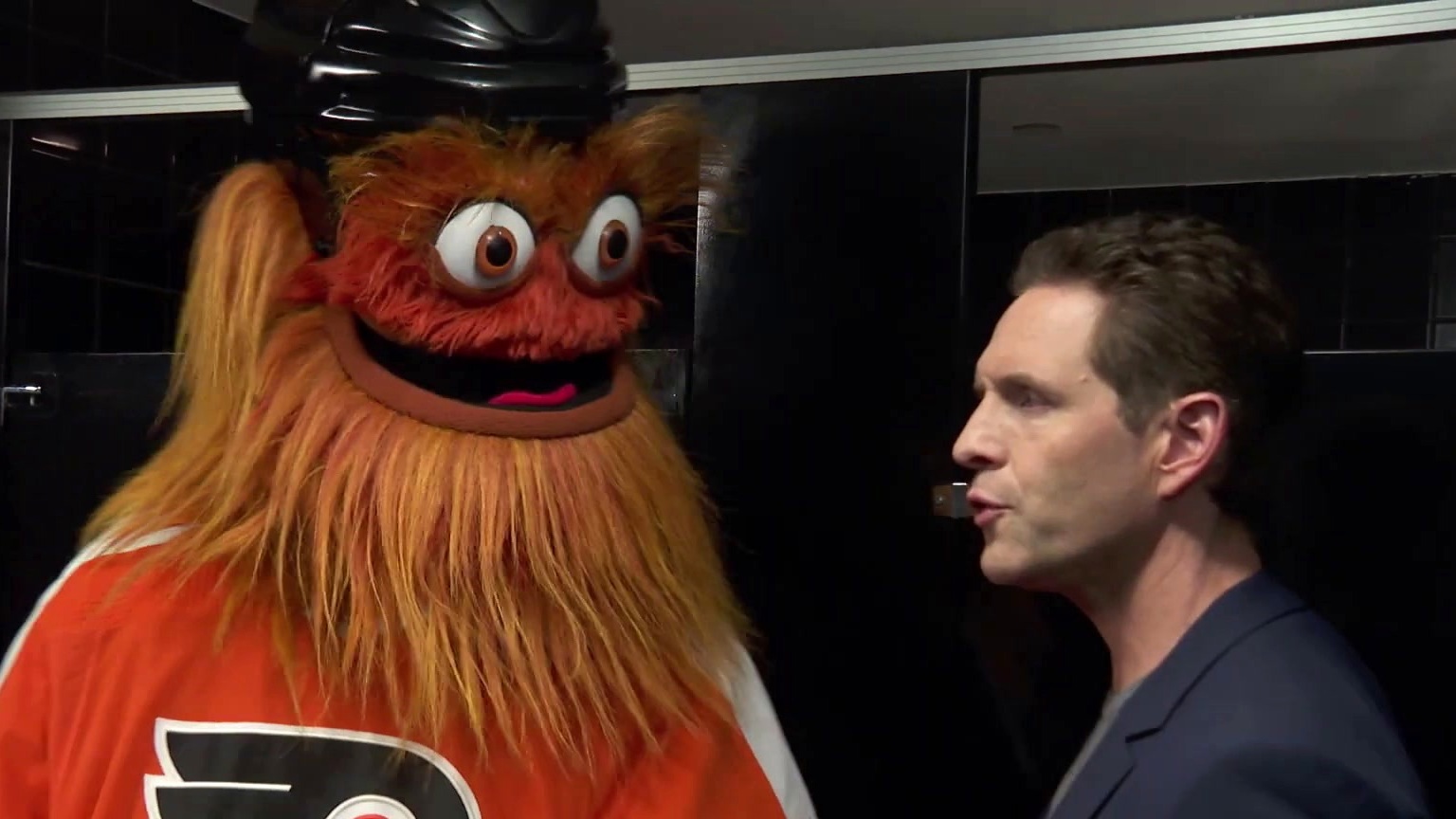 It's Always Sunny In Philadelphia: Mac And Dennis Get Gritty