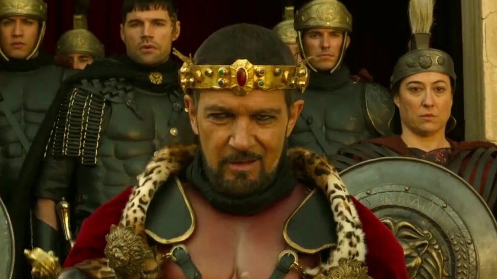 Journey To Bethlehem: Meet King Herod (Featurette)