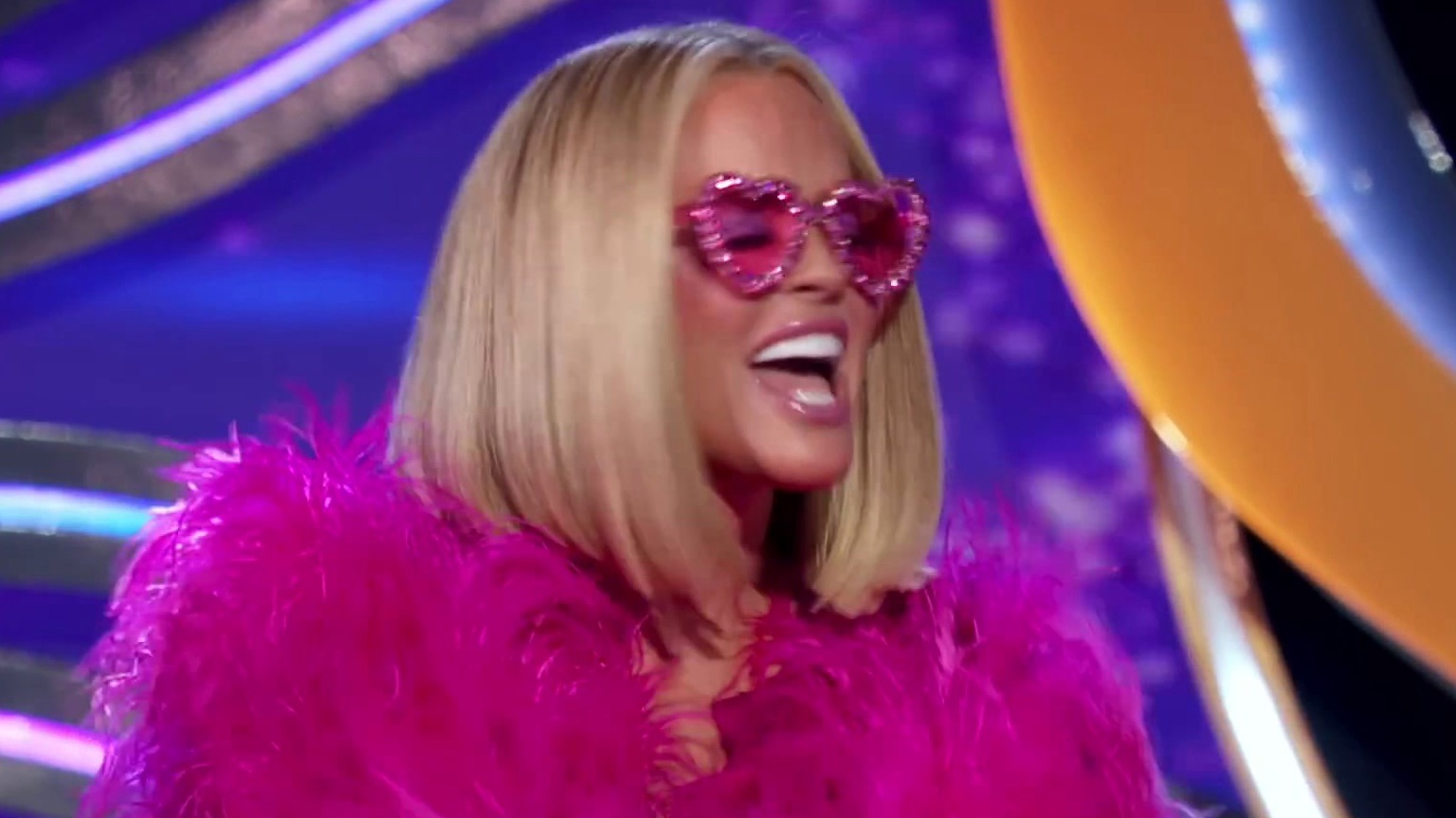 The Masked Singer: Robin Thicke Performs Elton John's Tiny Dancer