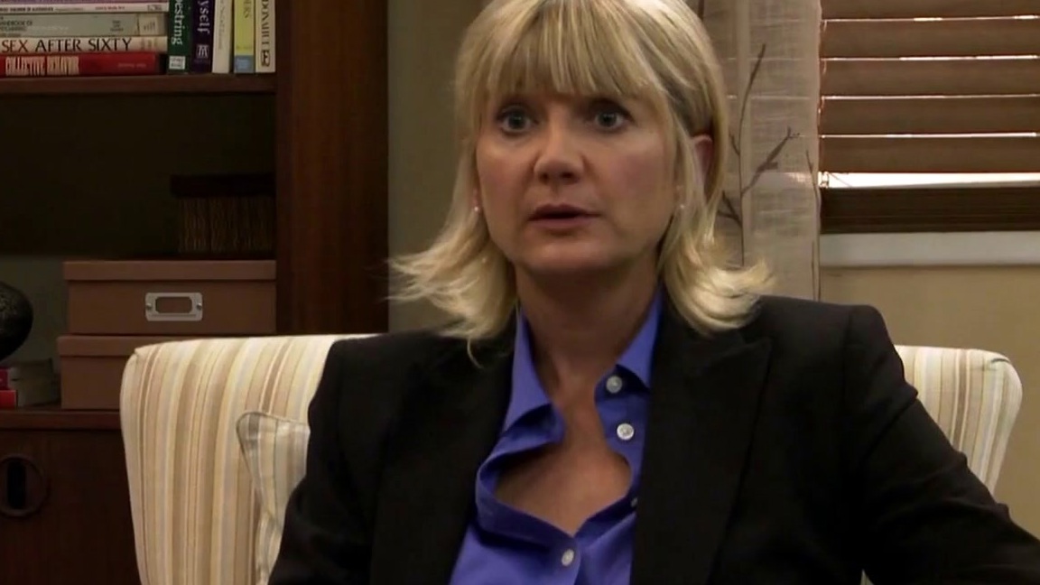 It's Always Sunny In Philadelphia: Dee Brings The Gang To Her Therapy Appointment