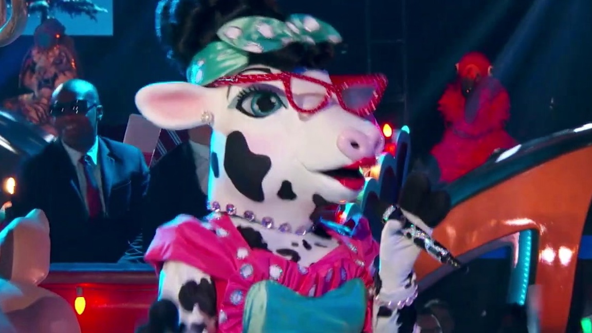 The Masked Singer: Cow Performs What Christmas Means To Me
