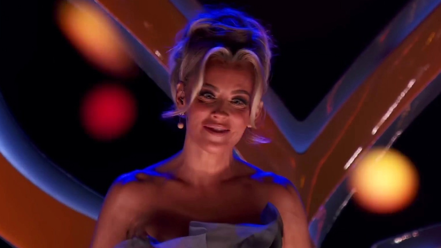 The Masked Singer: Gazelle Performs Chasing Cars