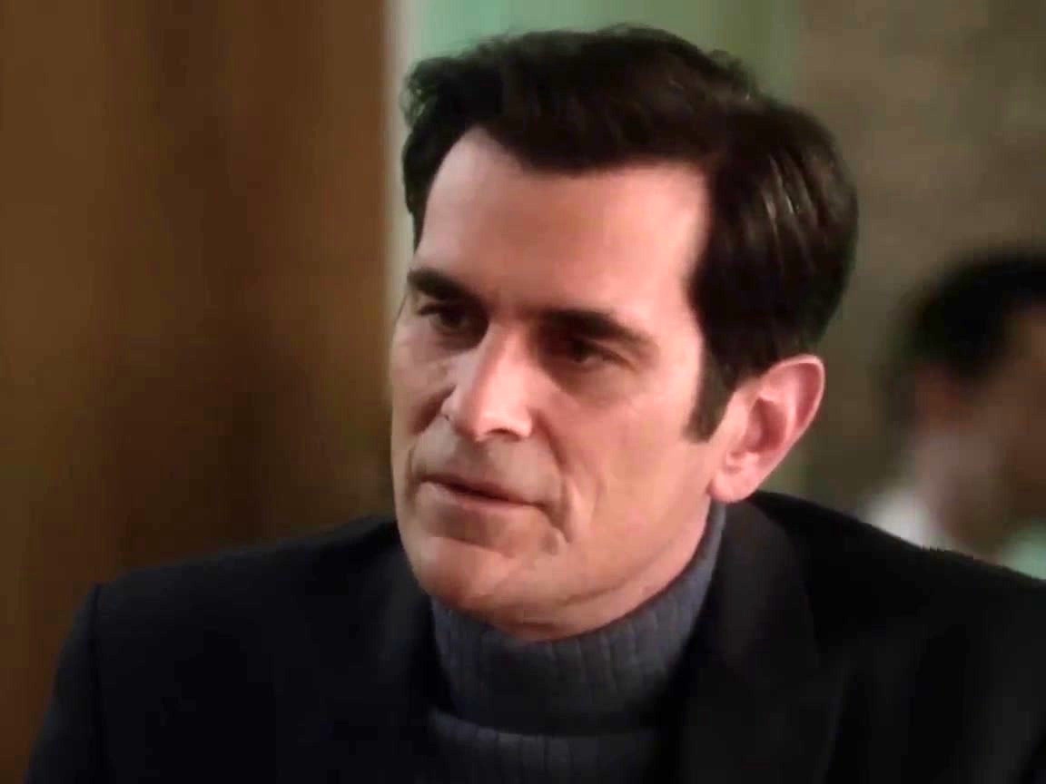 Modern Family: Phil's Valentine's Charm Sends Claire To The Hospital