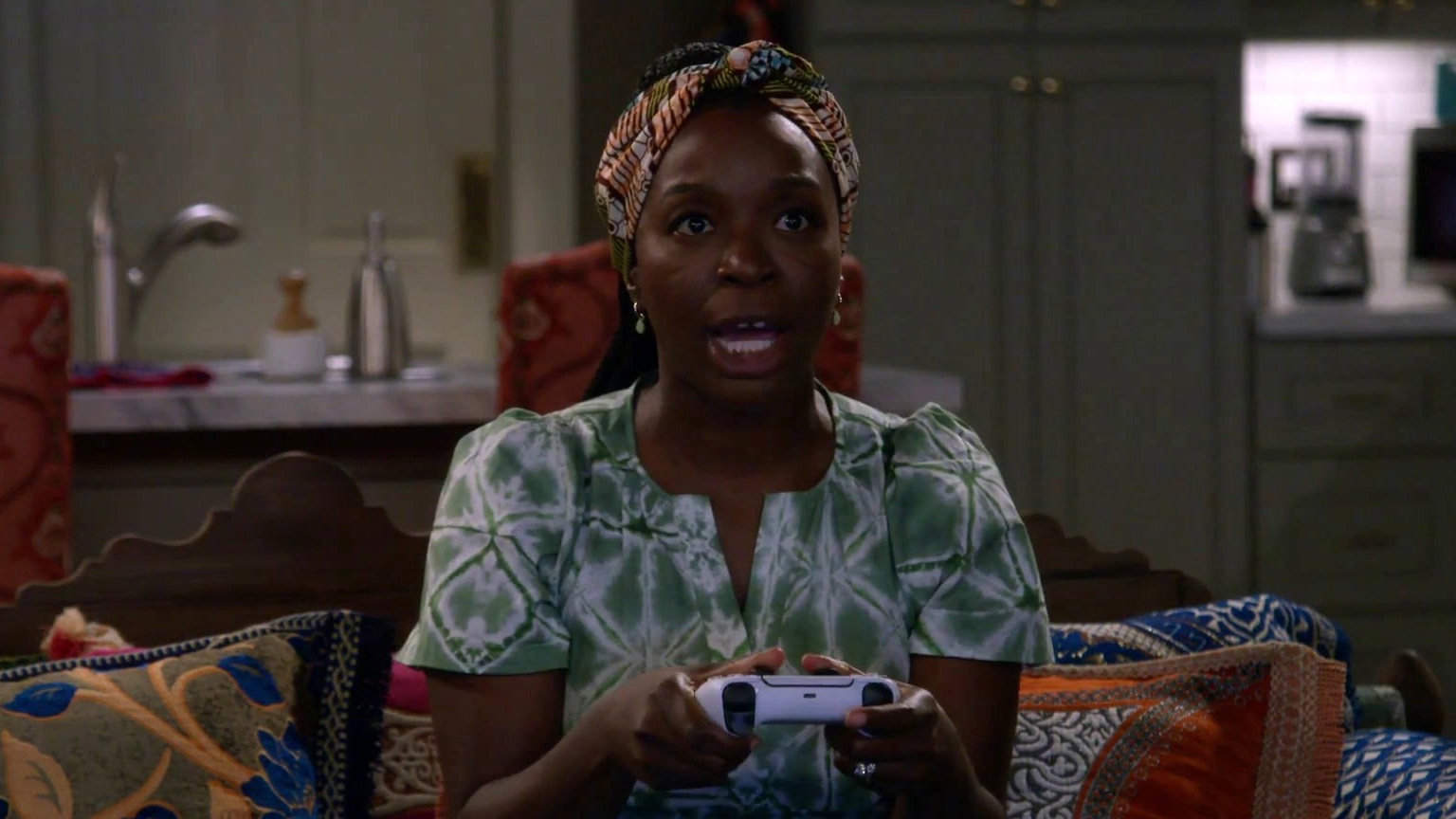 Bob Hearts Abishola: Worth The Cooties