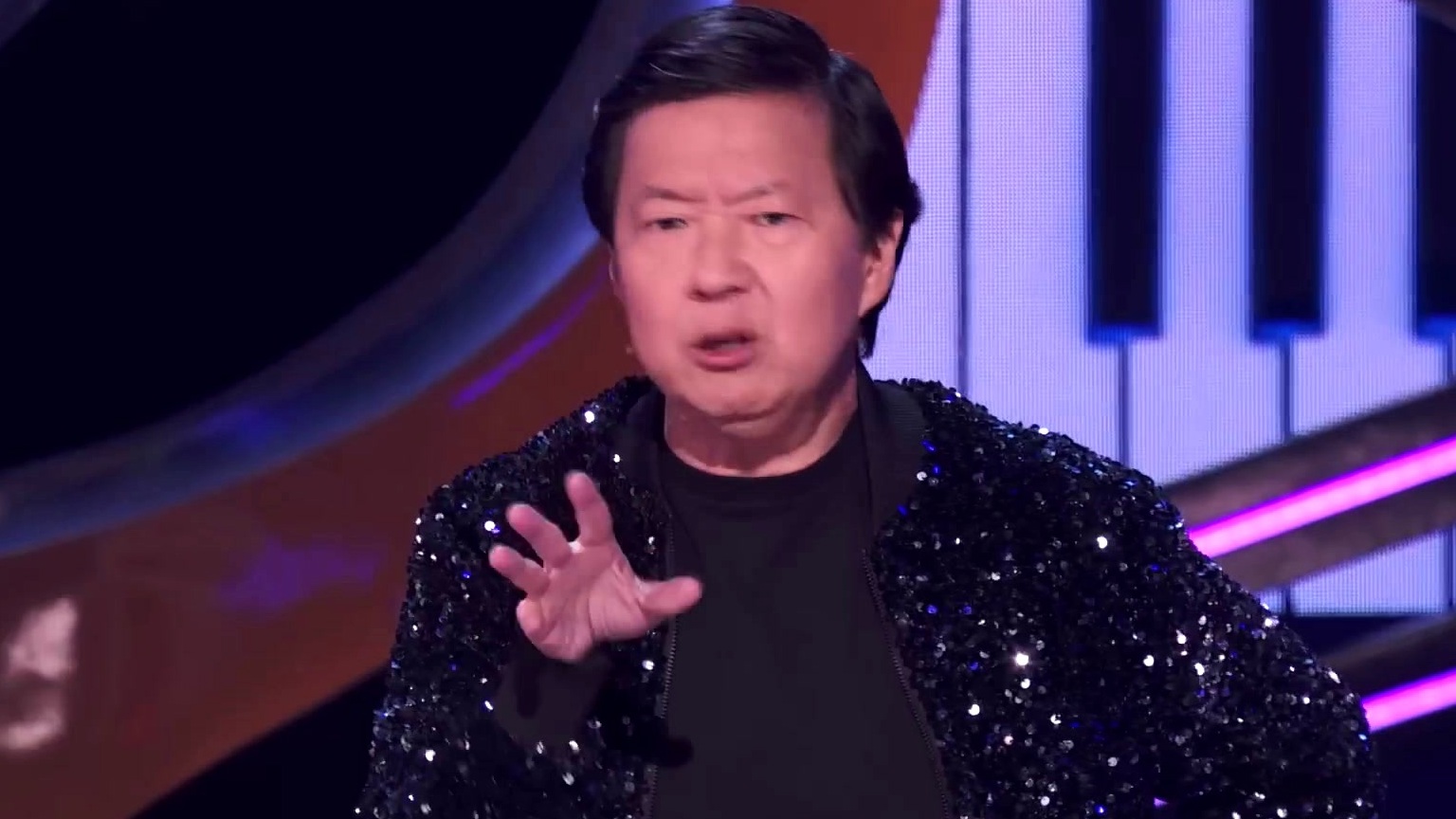 The Masked Singer: Lizard Performs Uptown Girl