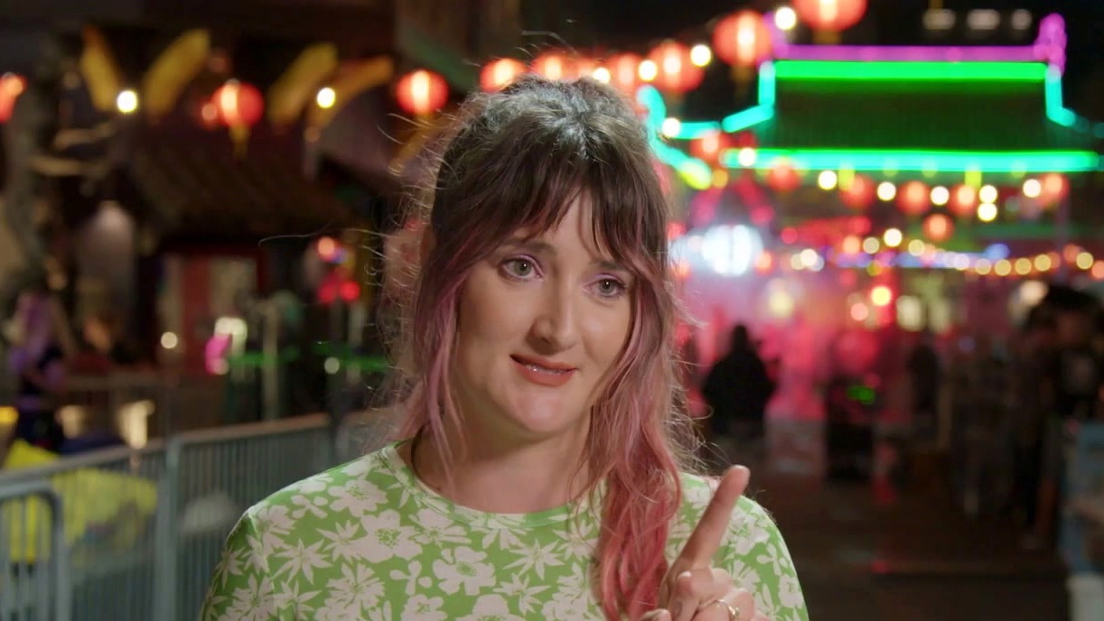 The Greatest Hits: The Makeup Looks (Featurette)