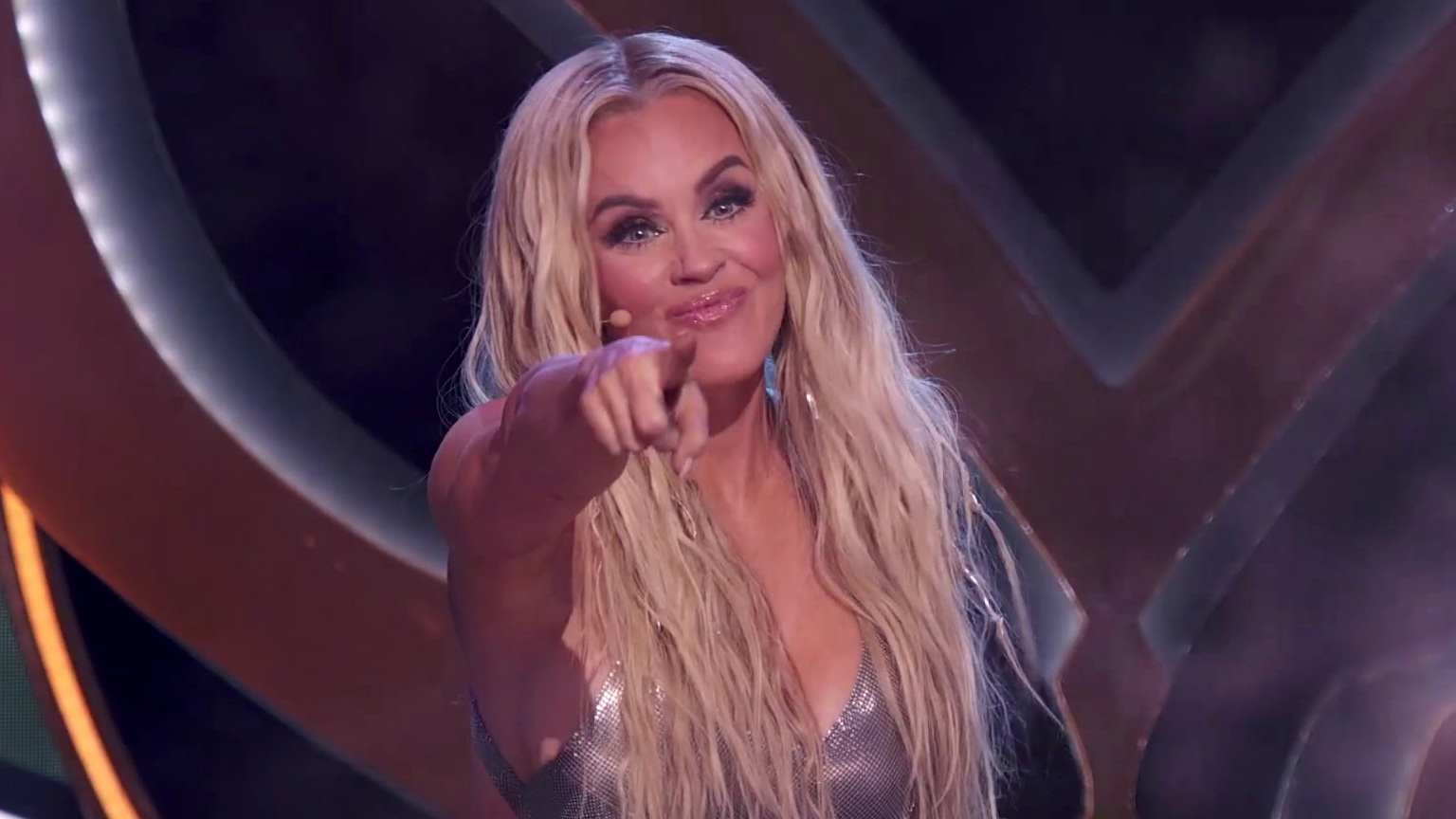 The Masked Singer: The Reveal Of Lovebird