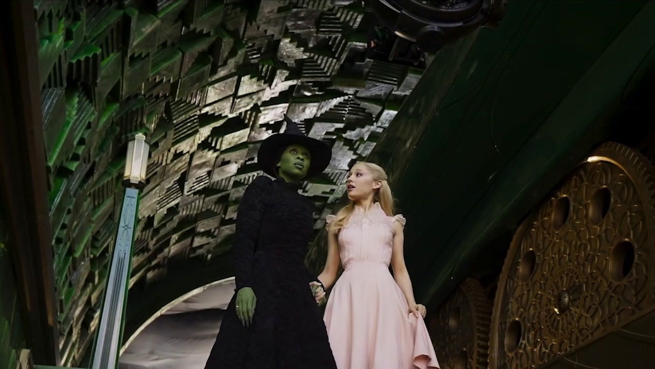 Wicked: Building The World Of Wicked (UK Featurette)