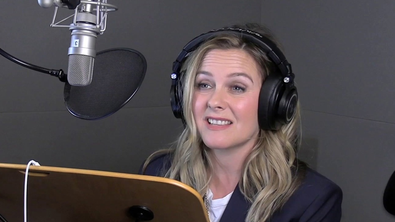 Gracie And Pedro: Pets To The Rescue: Alicia Silverstone (Featurette)