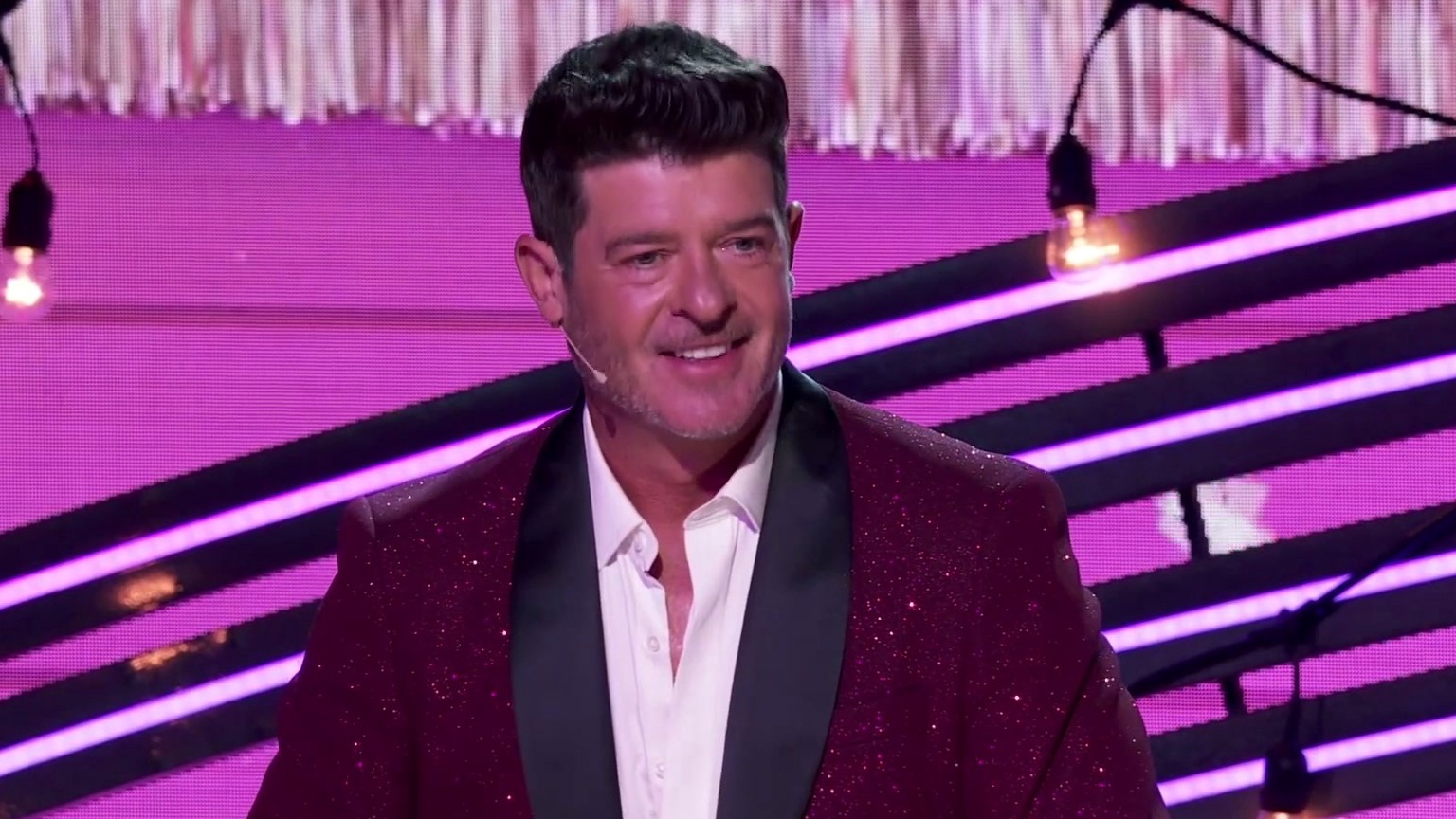 The Masked Singer: Robin Thicke Opens The Show With Footloose