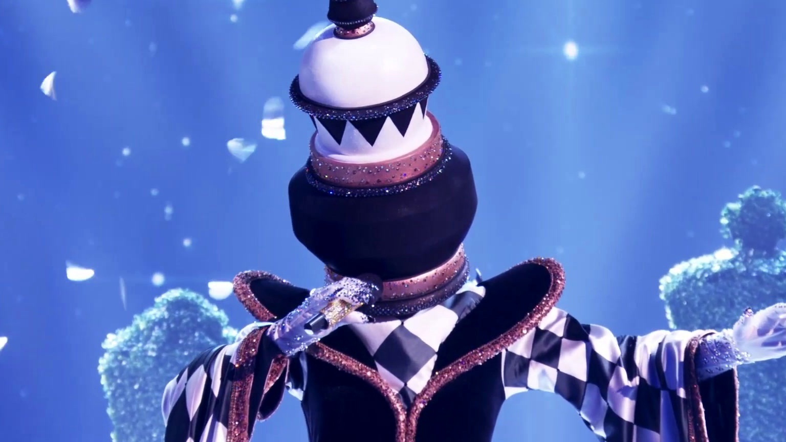 The Masked Singer: Chess Piece Crushes Believe