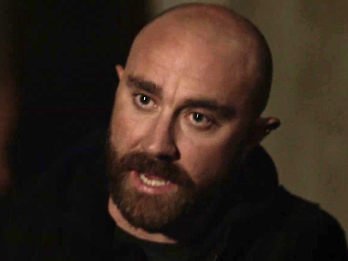 Mr Inbetween: Ray, Dave, And Alex Make A Plan