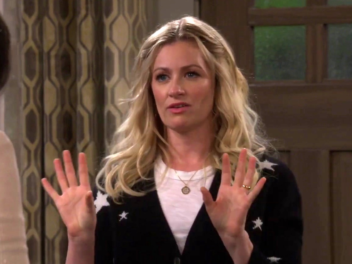 The Neighborhood: Girlish Grunt