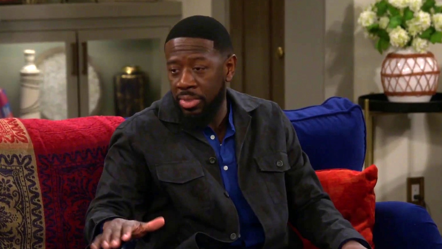 The Neighborhood: Throuple