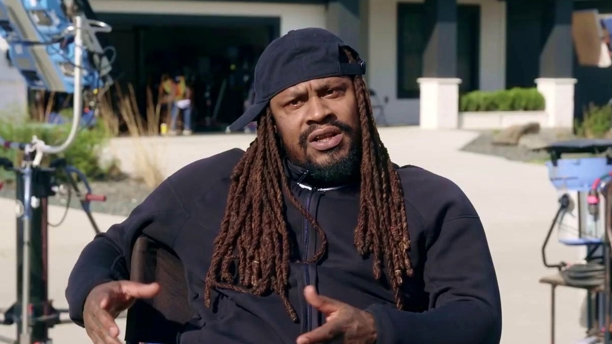 Love Hurts: On The Set With Marshawn Lynch (Featurette)