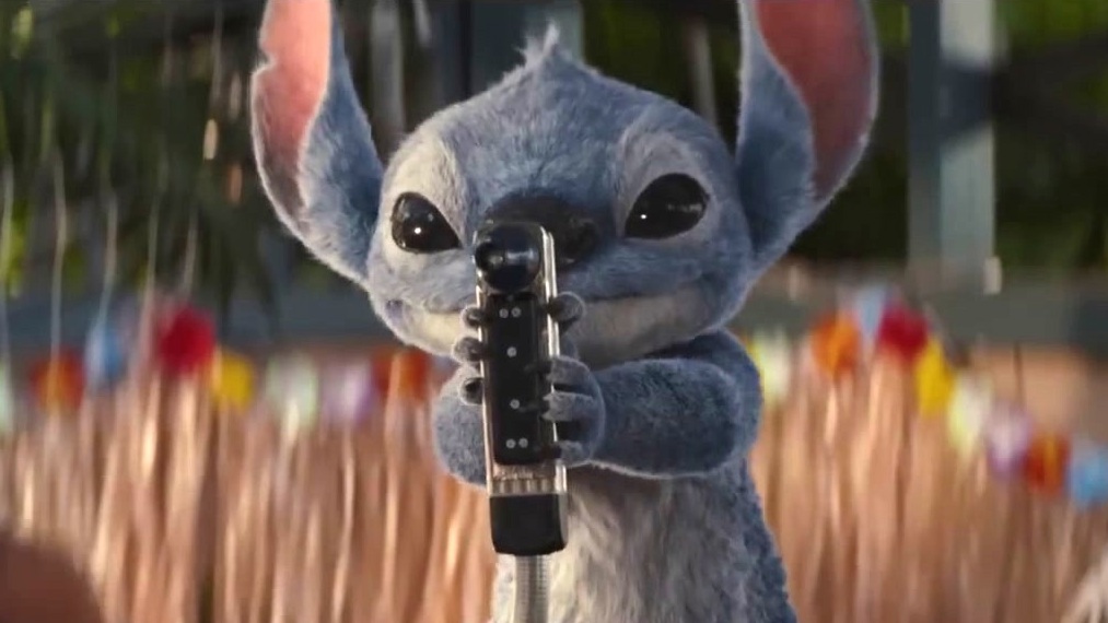 Lilo & Stitch: Chris Sanders Is Stitch (Booth To Screen)