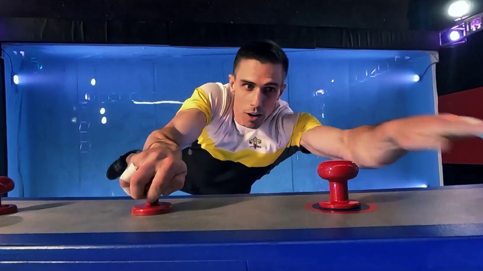 American Ninja Warrior: Papal Ninja Fights Through Last Obstacle To Smite The Buzzer