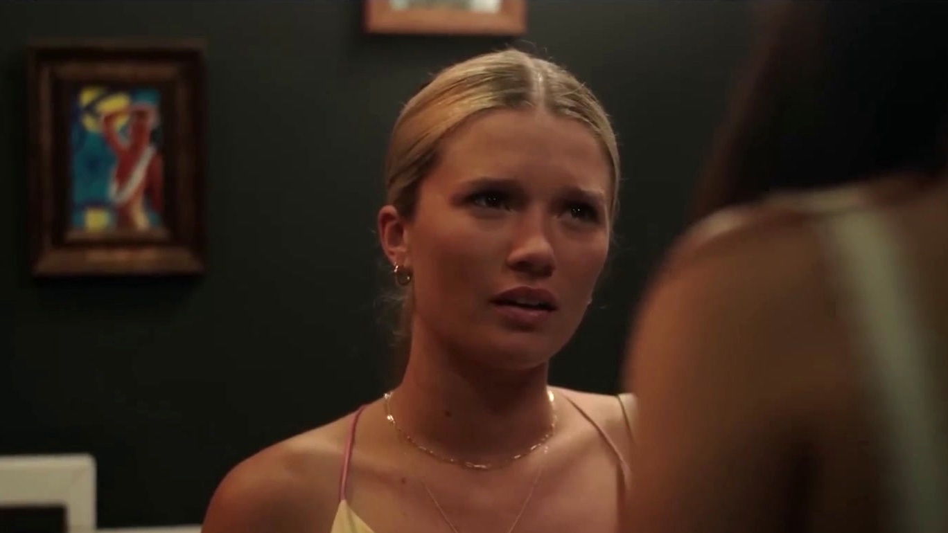 The Summer I Turned Pretty: Belly Can't Stop Thinking Of Conrad In The Club