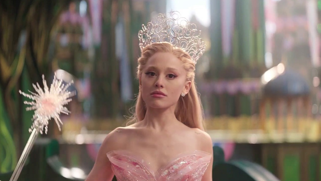 Wicked: For Good: The Girl In The Bubble (Spot)