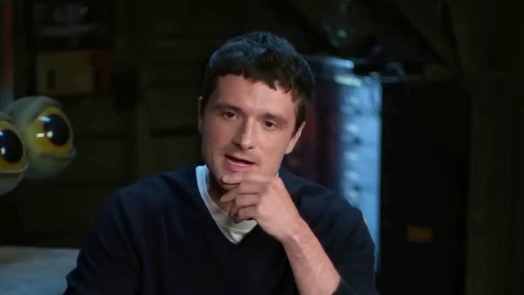 Five Nights At Freddy's 2: A Look Inside (Featurette)
