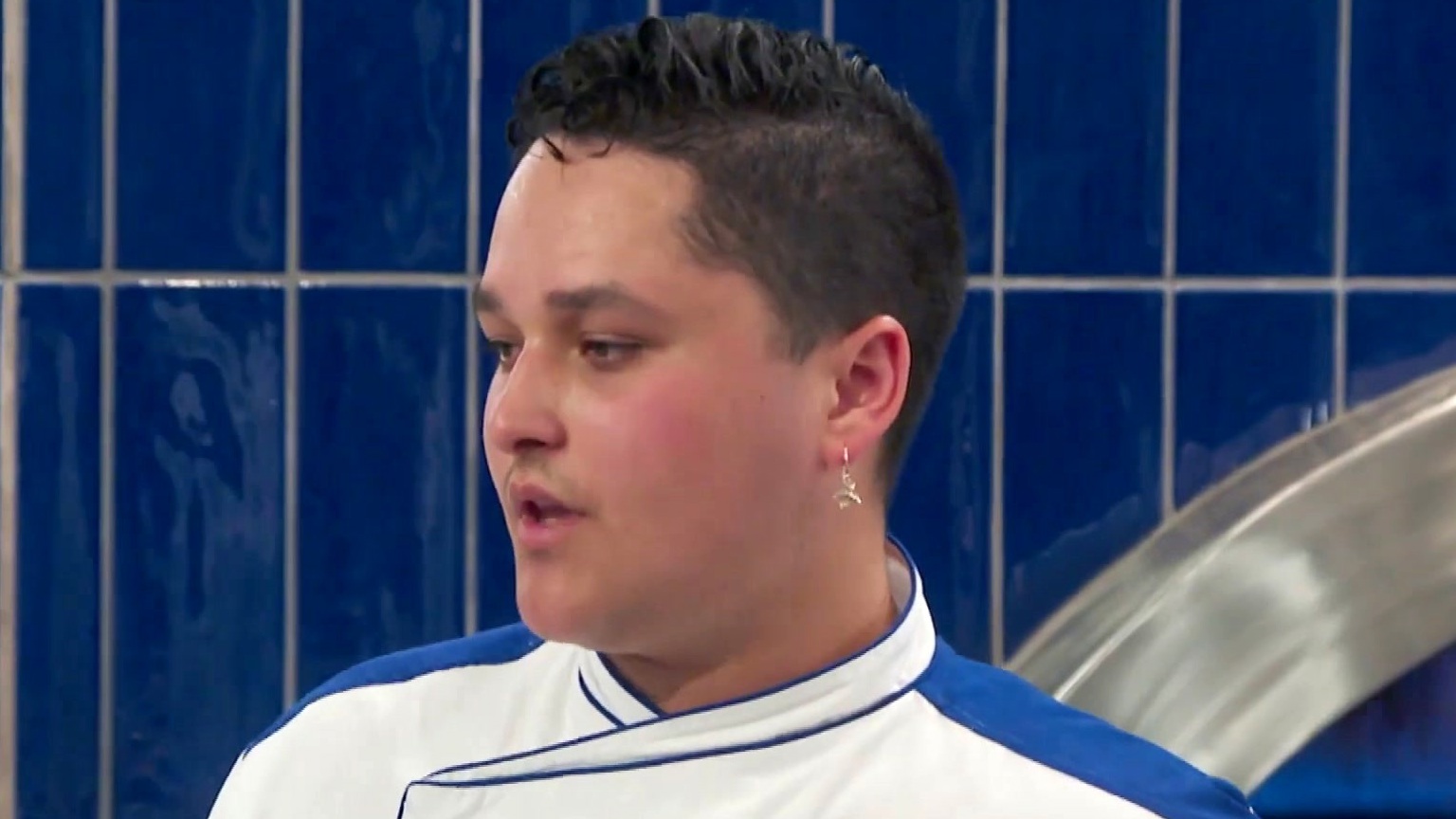 Hell's Kitchen: Chef Anthony Falls Apart While Attempting To Lead The Blue Team