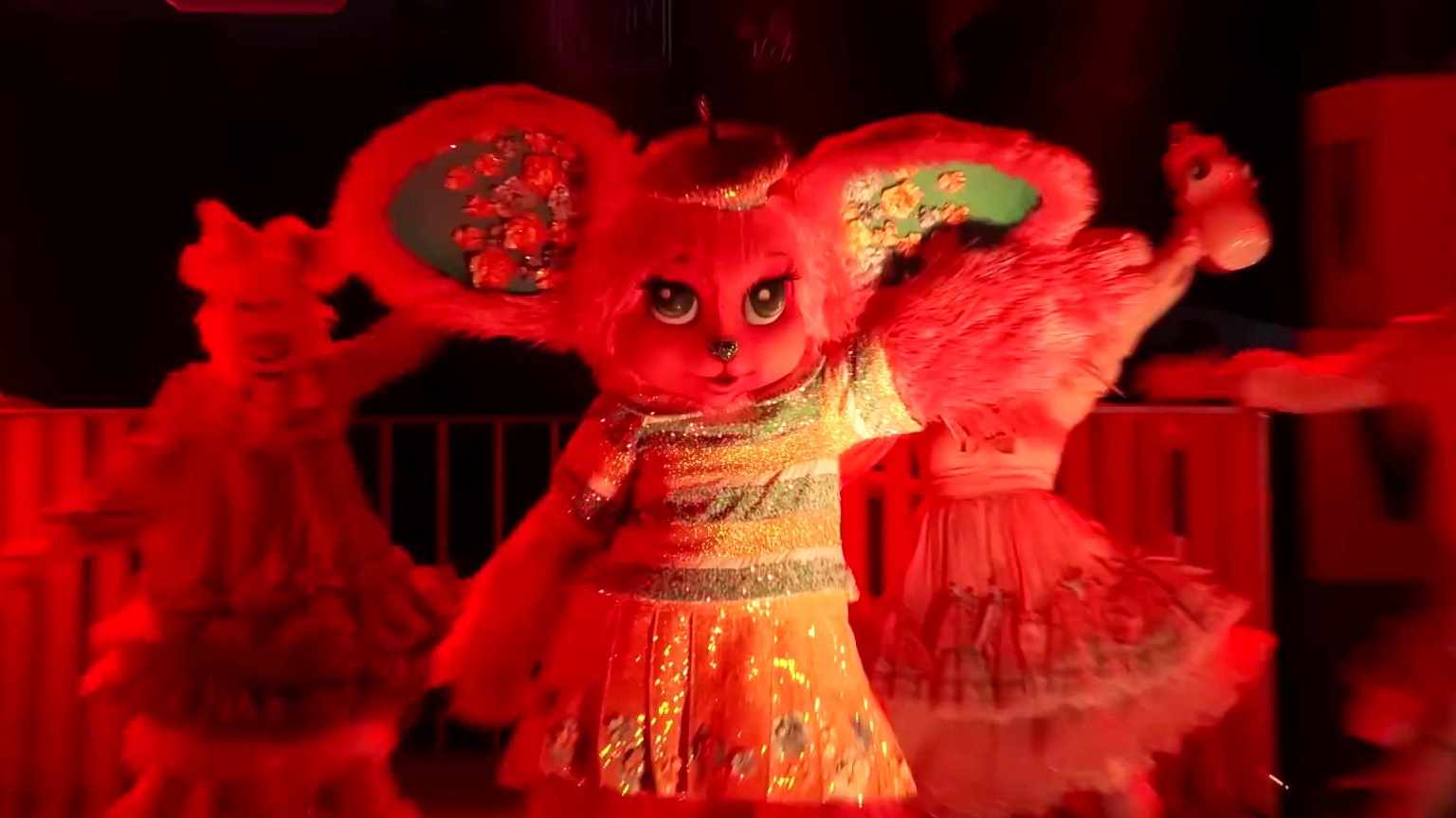 The Masked Singer: Le Who Who Full Performance