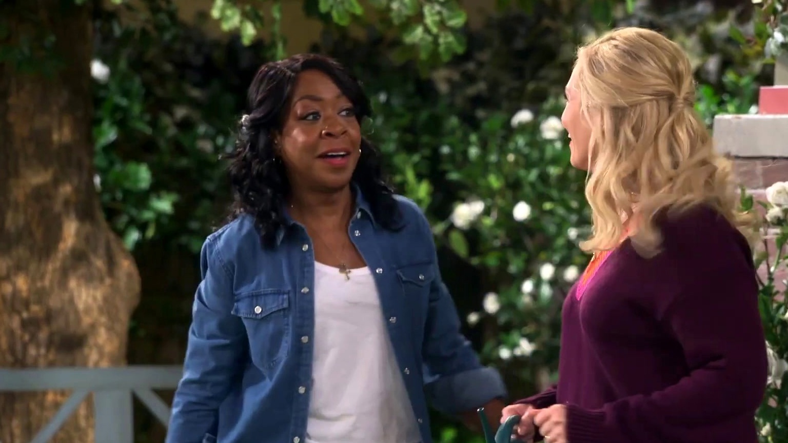 The Neighborhood: Surprise Party