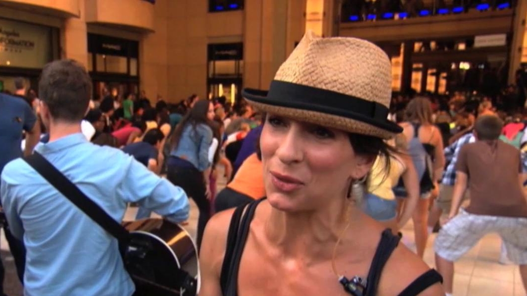 Mobbed: Clip 3