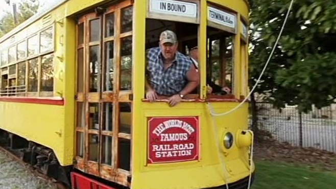 Only In America With Larry The Cable Guy: Larry Shoots Guns