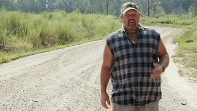 Only In America With Larry The Cable Guy: Larry Gits A Gator