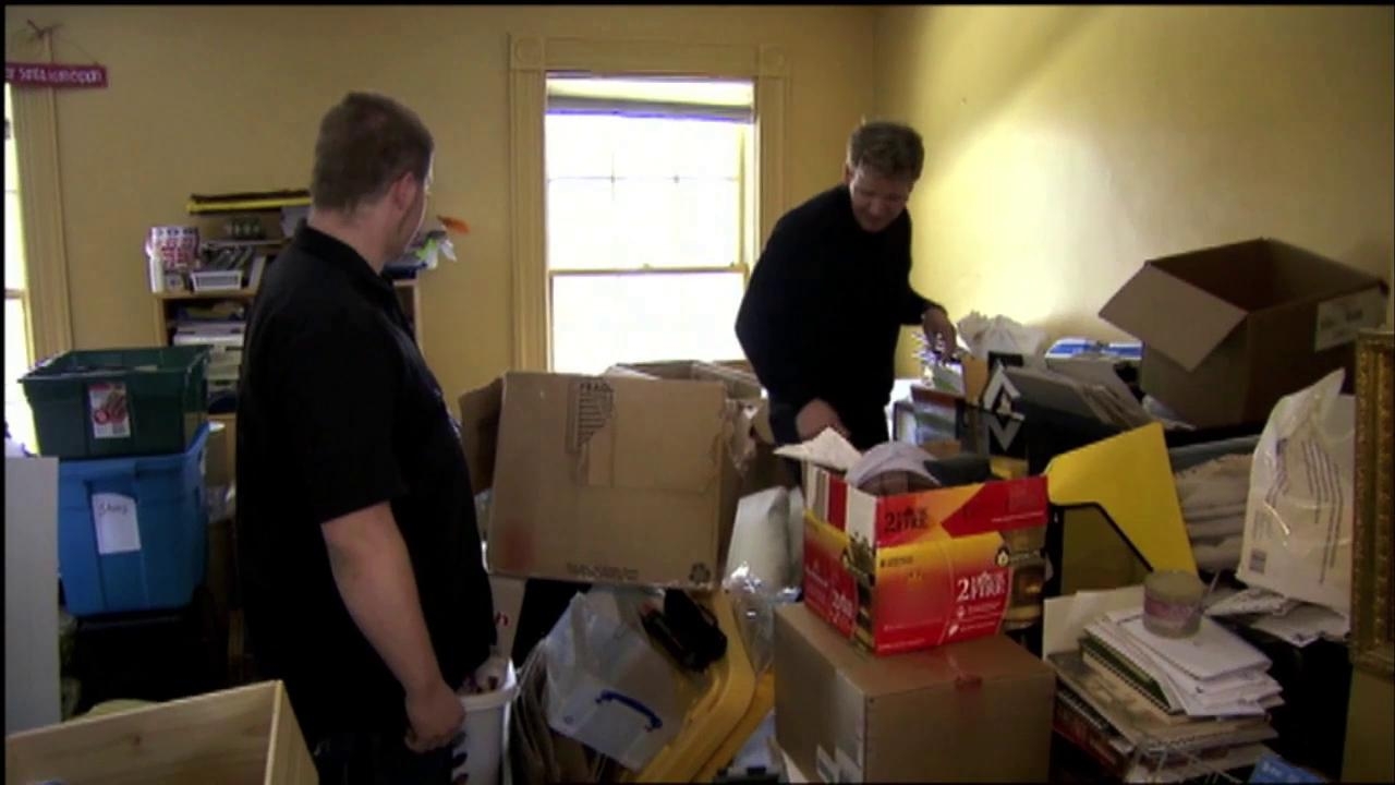 Hotel Hell: Gordon Is Blown Away By The Clutter