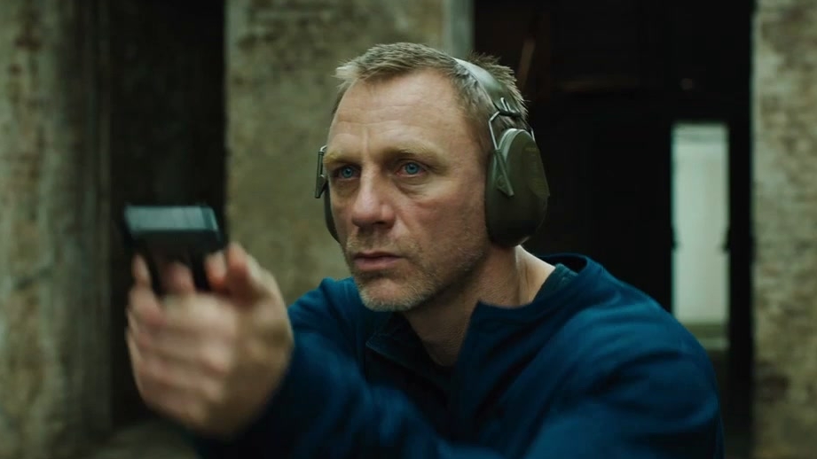 Skyfall: Behind The Frame (Featurette)