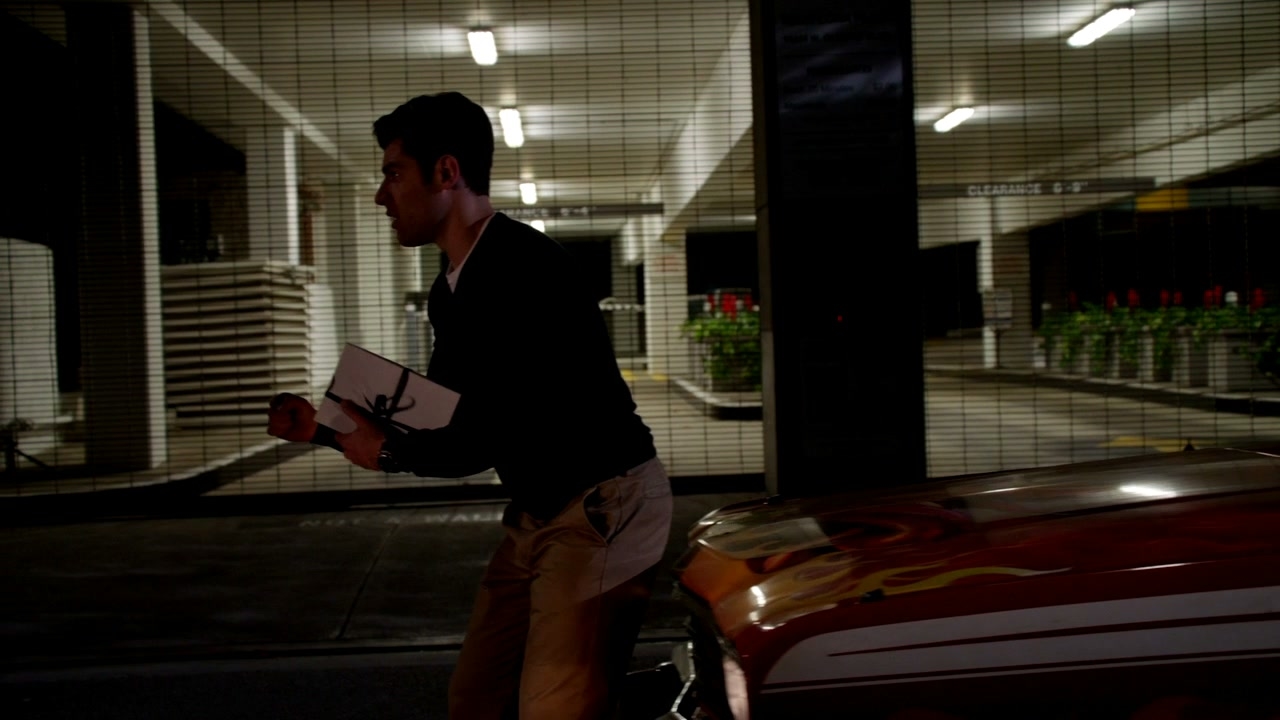 New Girl: Jess Hits Schmidt