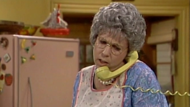 Mama's Family: A Big Hand For Mama