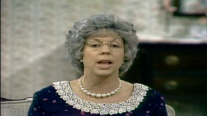 Mama's Family: Mama Gets The Bird