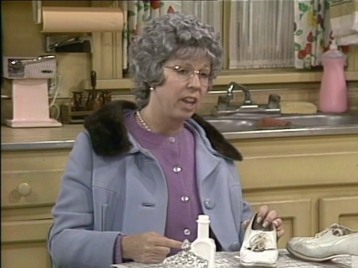 Mama's Family: Mama Takes A Dive