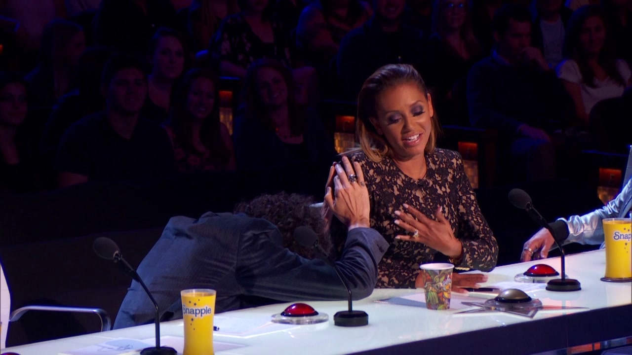 America's Got Talent: Howard On His Knees