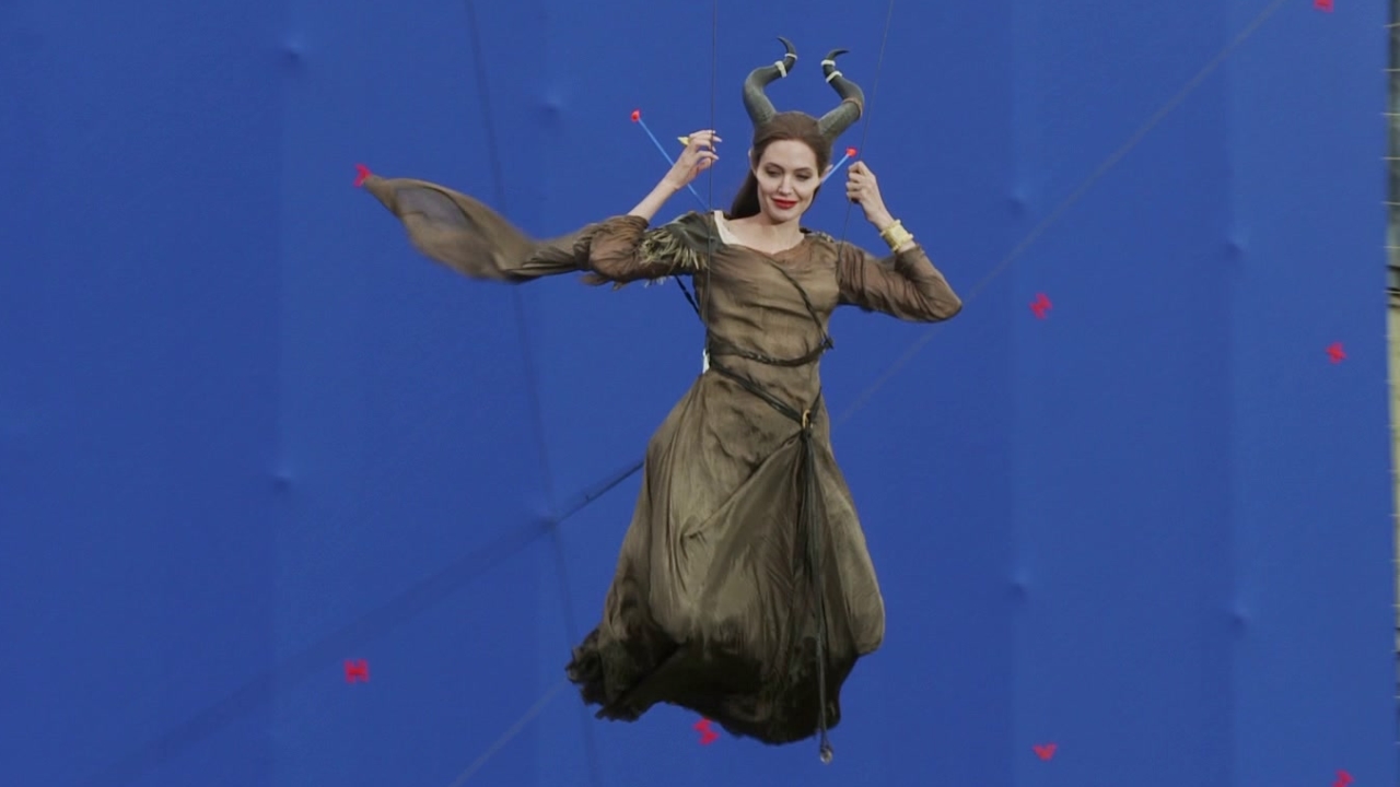 Maleficent: On The Battlefied (Featurette)
