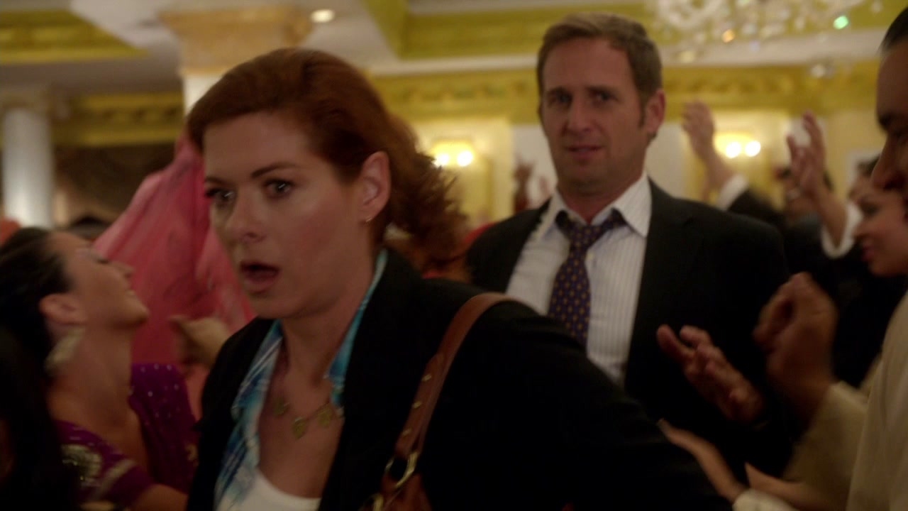 The Mysteries Of Laura: I Accidentally Twerked