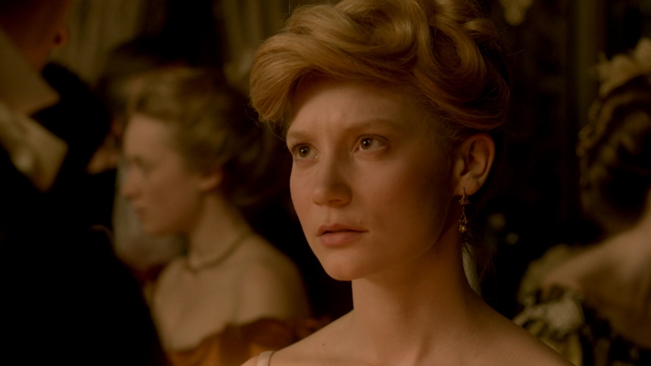 Crimson Peak: A Look Inside (Featurette)
